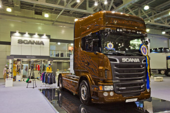 обоя scania, автомобили, выставки, уличные, фото, дизельные, двигатели, судовые, ab, автобусы, грузовые, швеция
