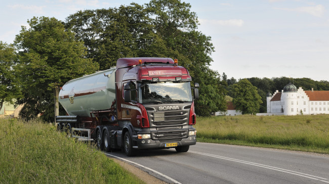 Обои картинки фото scania, r500, автомобили, автобусы, грузовые, ab, швеция, дизельные, двигатели, судовые