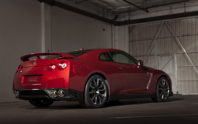 Обои картинки фото автомобили, nissan, datsun, gt-r, supercar, спортивный, красный, ниссан, гараж