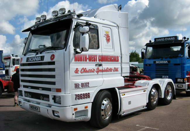 Обои картинки фото scania, 143, автомобили, швеция, дизельные, двигатели, судовые, автобусы, грузовые, ab