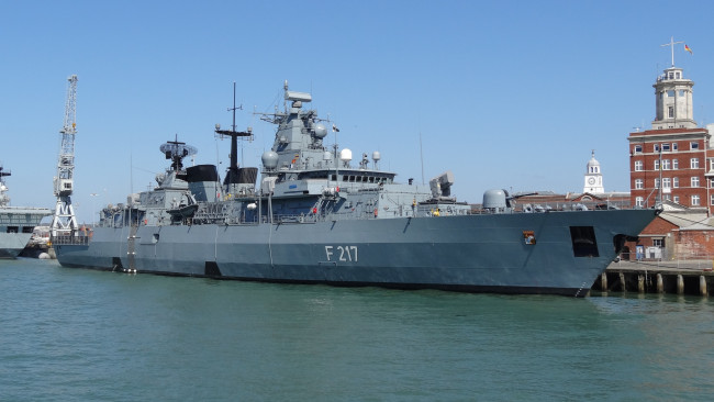 Обои картинки фото fgs bayern , f217, корабли, крейсеры,  линкоры,  эсминцы, боевой, флот