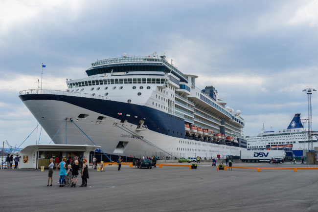 Обои картинки фото корабли, лайнеры, порт, лайнер, круиз