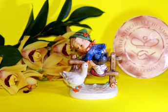 Картинка разное сувениры фарфоровая статуэтка