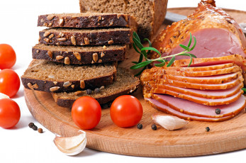 Картинка еда колбасные+изделия чеснок помидоры хлеб ветчина розмарин