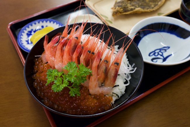 Обои картинки фото еда, рыба,  морепродукты,  суши,  роллы, снедь