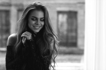 Картинка девушки виктория+одинцова монохром