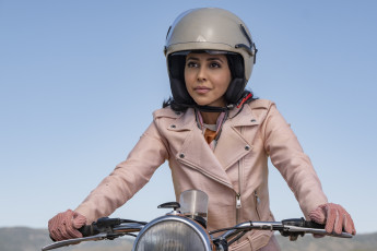 Картинка the+mysterious+benedict+society+ сериал+2021+–+ кино+фильмы -unknown+ другое тайное общество мистера бенедикта комедия детектив disney сериал gia sandhu ms perumal