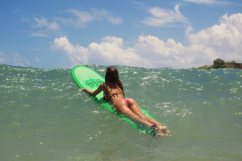 Картинка девушки виктория+одинцова море серф бикини