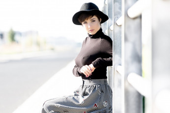 Картинка giorgia+soleri девушки giorgia soleri италия итальянка макияж татуировка тату девушка модель брюнетка красотка поза флирт стройная сексуальная фигура