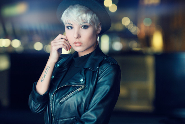 Обои картинки фото giorgia soleri, девушки, giorgia, soleri, девушка, италия, итальянка, лицо, портрет, модель, блондинка, красотка, поза, флирт, стройная, сексуальная, фигура