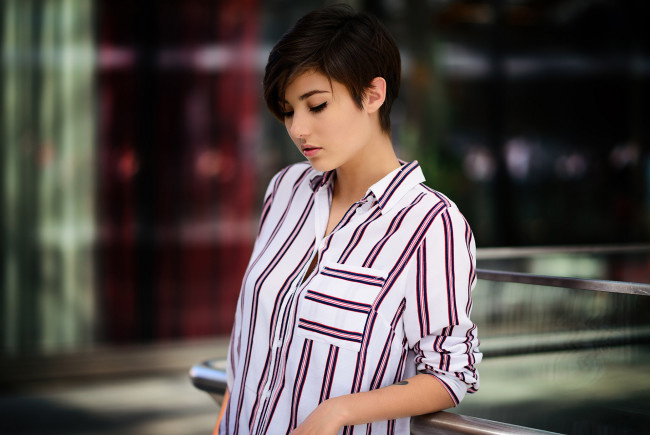 Обои картинки фото giorgia soleri, девушки, giorgia, soleri, италия, итальянка, макияж, татуировка, тату, девушка, модель, брюнетка, красотка, поза, флирт, стройная, сексуальная, фигура