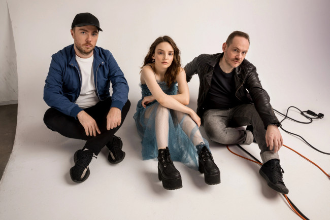 Обои картинки фото музыка, chvrches, lauren, mayberry, iain, cook, martin, doherty, синти, поп, группа, электроника, инди, edm