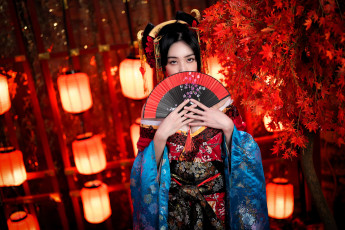 Картинка девушки -+креатив +косплей азиатка образ косплей наряд костюм кимоно веер дерево фонари