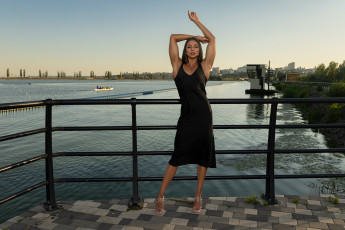 Картинка сексуальная+девушка девушки -+брюнетки +шатенки девушка женщина брюнетка темноволосая сексуальная модель звезда позирует разная обувь верхняя стильная одежда нижнее эротическое бельё трусы лифчик колготки чулки аксессуары макияж и множество элементов на фотографии