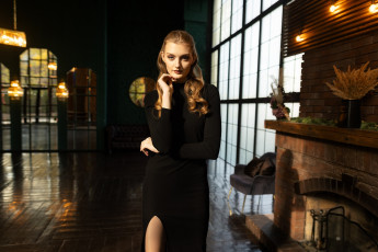 обоя сексуальная девушка, девушки, - брюнетки,  шатенки, девушка, женщина, шатенка, темноволосая, сексуальная, модель, звезда, позирует, разная, обувь, верхняя, стильная, одежда, нижнее, эротическое, бельё, трусы, лифчик, колготки, чулки, аксессуары, макияж, и, множество, элементов, на, фотографии