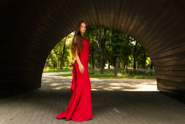 Обои картинки фото сексуальная девушка, девушки, - брюнетки,  шатенки, девушка, женщина, шатенка, темноволосая, сексуальная, модель, звезда, позирует, разная, обувь, верхняя, стильная, одежда, нижнее, эротическое, бельё, трусы, лифчик, колготки, чулки, аксессуары, макияж, и, множество, элементов, на, фотографии