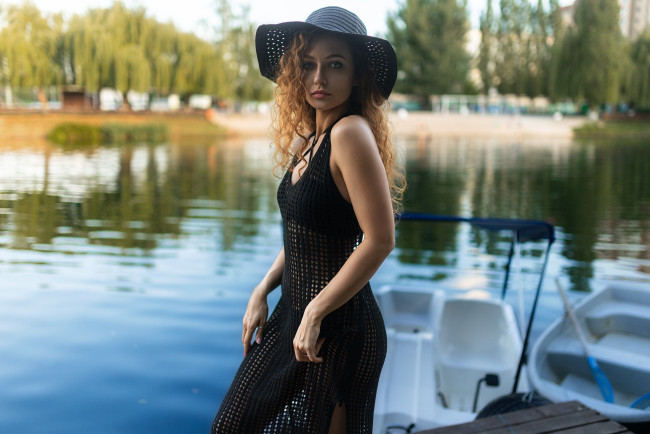 Обои картинки фото сексуальная девушка, девушки, - брюнетки,  шатенки, девушка, женщина, шатенка, темноволосая, сексуальная, модель, звезда, позирует, попа, грудь, ножки, разная, обувь, верхняя, стильная, одежда, нижнее, эротическое, бельё, трусы, лифчик, колготки, чулки, аксессуары, макияж, и, множество, элементов, на, фотографии