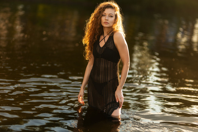 Обои картинки фото сексуальная девушка, девушки, - брюнетки,  шатенки, девушка, женщина, шатенка, темноволосая, сексуальная, модель, звезда, позирует, разная, обувь, верхняя, стильная, одежда, нижнее, эротическое, бельё, трусы, лифчик, колготки, чулки, аксессуары, макияж, и, множество, элементов, на, фотографии