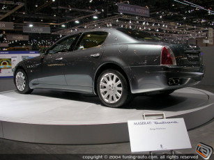 Картинка maserati quattroporte автомобили выставки уличные фото
