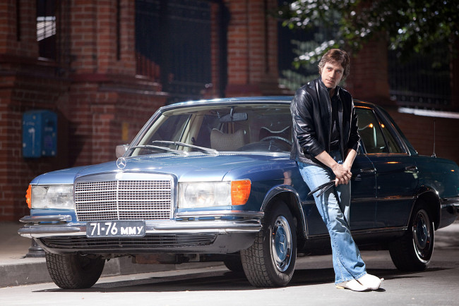 Обои картинки фото кино, фильмы, высоцкий, спасибо, что, живой, мерседес, актер, музыкант, легенда, фильм, владимир