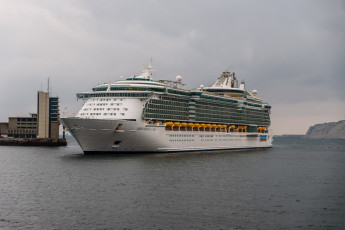 Картинка корабли лайнеры круиз лайнер