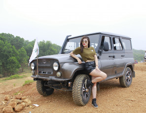 Картинка уаз автомобили -авто+с+девушками внедорожник девушка хантер