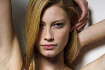 Картинка alyssa+sutherland девушки alyssa sutherland актриса австралия девушка модель светловолосая красотка красавица флирт стройная фигура сексуальная секси поза взгляд макияж