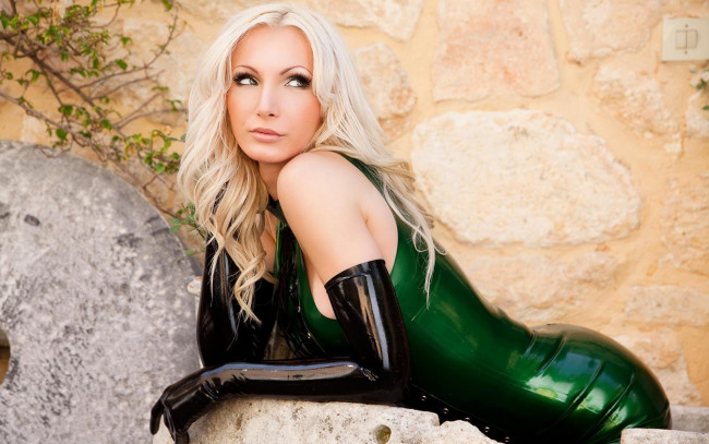 Обои картинки фото девушки, susan wayland, латекс