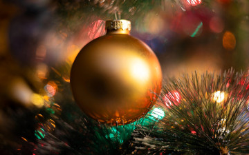 Картинка праздничные украшения шар ёлка огни блики мишура