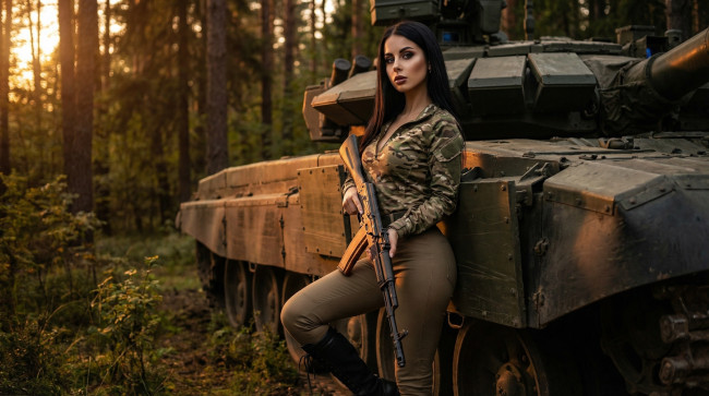 Обои картинки фото красивая девушка, девушки, - девушки с оружием, девушка, женщина, брюнетка, темноволосая, сексуальная, модель, звезда, позирует, разная, обувь, верхняя, стильная, одежда, нижнее, эротическое, бельё, трусы, лифчик, колготки, чулки, аксессуары, макияж, и, множество, элементов, на, фотографии