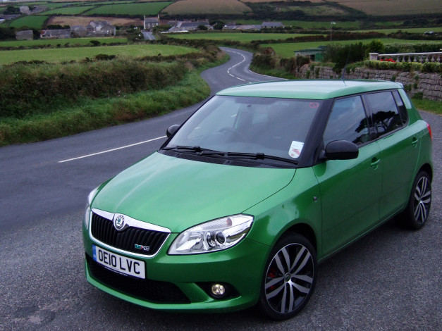 Обои картинки фото автомобили, skoda, fabia