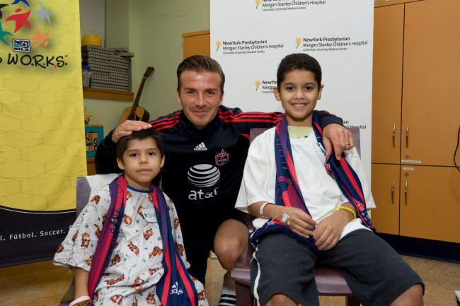 Обои картинки фото david, beckham, мужчины, дэвид, бэкхем, сыновья