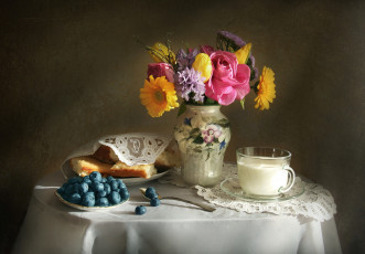 Картинка еда натюрморт букет голубика молоко