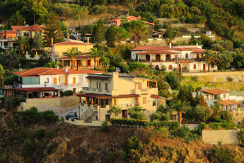 Картинка италия+сицилия+капо-д`орландо города -+здания +дома италия сицилия капо-д орландо дома кусты горы