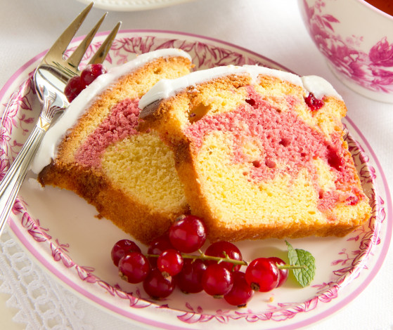 Обои картинки фото еда, пирожные,  кексы,  печенье, смородина, кекс