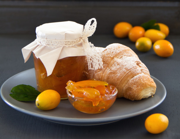 Обои картинки фото еда, разное, кумкват, джем, круассан
