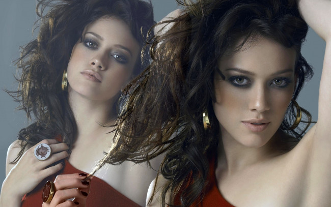 Обои картинки фото девушки, hilary duff, кольцо, плечо, серьги, брюнетка, актриса, хилари, дафф