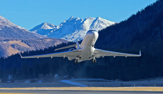 Обои картинки фото bombardier global bd700, авиация, авиационный пейзаж, креатив, авиалайнер