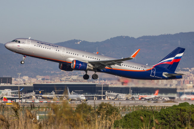 Обои картинки фото airbus a321, авиация, пассажирские самолёты, авиалайнер