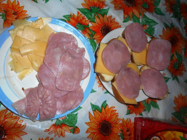 Обои картинки фото еда, бутерброды,  гамбургеры,  канапе, хлеб, сыр, колбаса