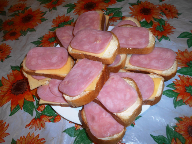 Обои картинки фото еда, бутерброды,  гамбургеры,  канапе, хлеб, колбаса, сыр