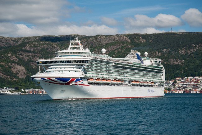 Обои картинки фото azura, корабли, лайнеры, круиз, лайнер