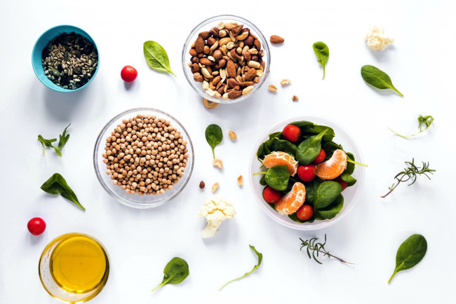 Обои картинки фото еда, разное, семечки, шпинат, нут, орехи