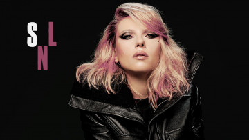 Картинка scarlett+johansson +snl+2019 девушки scarlett johansson знаменитости кожаная куртка модель певица snl 2019 актриса