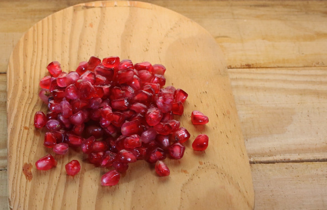 Обои картинки фото еда, гранат, зерна