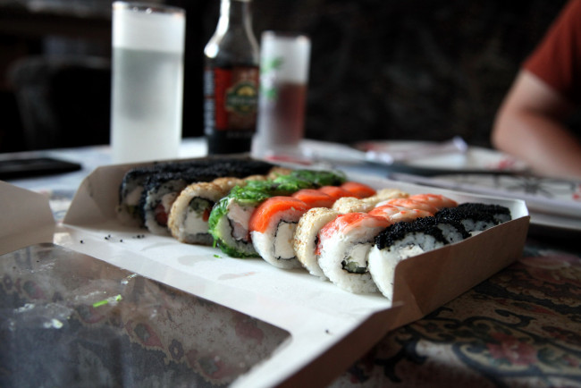 Обои картинки фото еда, рыба,  морепродукты,  суши,  роллы, роллы