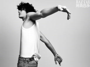 Картинка мужчины wang+yi+bo актер майка джинсы