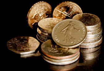 Картинка разное золото купюры монеты