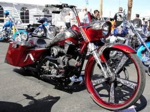 Картинка мотоциклы customs улица