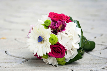 Картинка цветы букеты +композиции розы герберы букет белые лиловые розовые